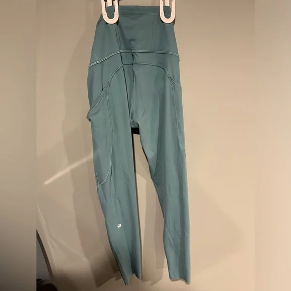 Women’s Lululemon leggings blue size 4. - Picture 3 of 10